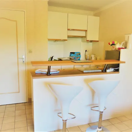 Appartement Port Frejus Avec Loggia Et Acces Plages A Pieds Exterior foto