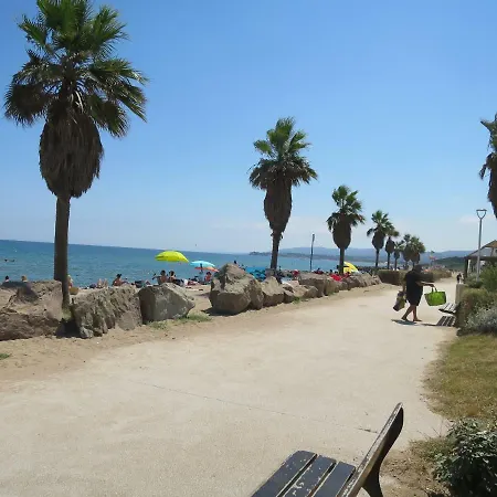 Appartement Port Frejus Avec Loggia Et Acces Plages A Pieds Exterior foto